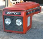 Prodám kapotáž z traktoru Zetor 7011
