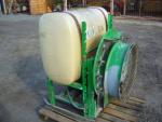 Prodám postřikovač na 300L postřiku s ventilátorem,vhodný do vinohradu