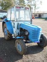 Prodám plně funkční a pojízdný traktor Zetor 3011 bez TP a SPZ. 