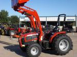 mahindra traktor s čelním nakladačem