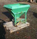 Prodám rozmetadlo na 300kg umělého hnojiva. 
