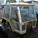 Prodám kabinu z traktoru Zetor 6911.