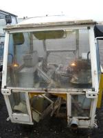 Prodám kabinu z traktoru Zetor 6911.