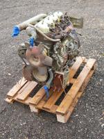 Prodám motor z traktoru Zetor 6911. 