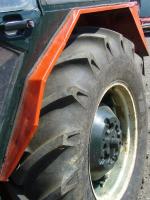 Prodám traktor Zetor 7711s TP + SPZ, velice zachovalý stav, nové všechny pneu. 