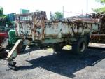 Prodám sklápěcí návěs ,typ NS 900H,výrobce STS OPAVA. Užitečná hmotnost 8710kg, rozměry ložné plohy : délka 4880mm, šířka 2200mm. 