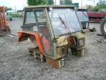 Prodám kabinu z traktoru Zetor 5945. 