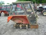 Prodám kabinu z traktoru Zetor 5945. 