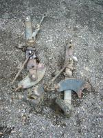 Prodám spodní ramena hydrauliky z traktoru Zetor 7211. 
