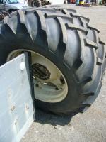 Prodám kompletní kola 16,9-30 z traktoru Zetor 7211.