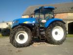 Kolový traktor New Holland T7050
