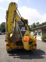 Komatsu WB93R-2