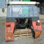 Prodám kabinu z traktoru Zetor 7245. 