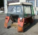 Prodám kabinu z traktoru Zetor 7245. 