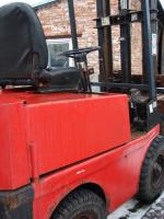 Desta 1622, nosnost 1,6 tuny, motor naftový dvouválec zetor, nové pneu 4x, nové hydraulické čerpadlo a hadice, má ochranný rám, plně funkční
