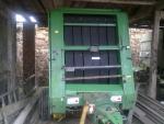 Balíkovač Jonn Deere 550