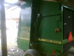 Balíkovač Jonn Deere 550