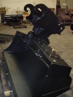svahovací lopata hydraulicky výkyvná
