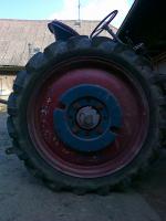 Zadní kola Zetor 25
