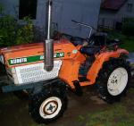 Malotraktor Kubota B1502 4x4 s čelním nakladačem