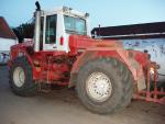 Kirovec K-744 a kompaktor Howard Titan