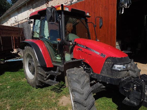 PRODÁM TRAKTOR CASE JXU 95