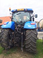 Traktor NH T7050