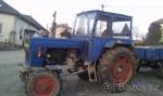 Traktor UTB