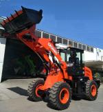 kolový kloubový nakladač CR20 - nosnost 2000 kg -výkon 53 kW