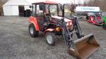 Traktor Belarus 320.4 s celnim nakladacem