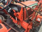 Traktor Hinomoto N279 s čelním nakladačem, 4x4, 27 Hp