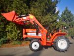 Malotraktor Kubota B1400DT s čelním nakladačem