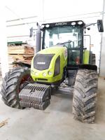 Kolový traktor CLAAS