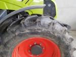 Kolový traktor CLAAS
