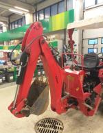 Jinma 204E traktor s nakladačem a rypadlem