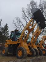 Kolový nakladač CR 15 nosnost 1500 kg, kloubový