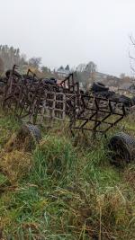BRÁNY - CHYBÍ JEDNO KOLO