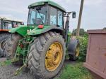 Kolový traktor John Deere